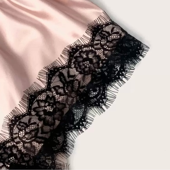 Elegant Pink and Black Lace Sleepwear Set - Picture 4 of 5